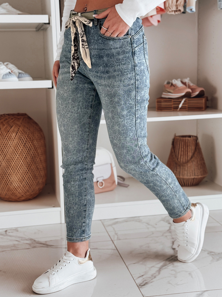 Spodnie damskie jeansowe slim fit z paskiem FLORAJIN niebieskie Dstreet