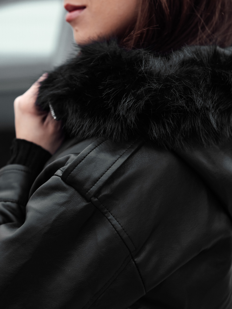 Geacă de piele pentru femei cu glugă și blană