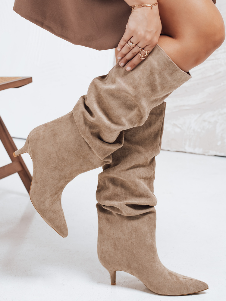 Kozaki damskie z marszczoną cholewką zamszowe beżowe Dstreet