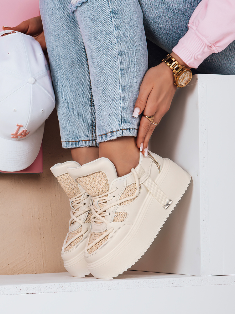 Teniși de damă pe platforma UPSOLE