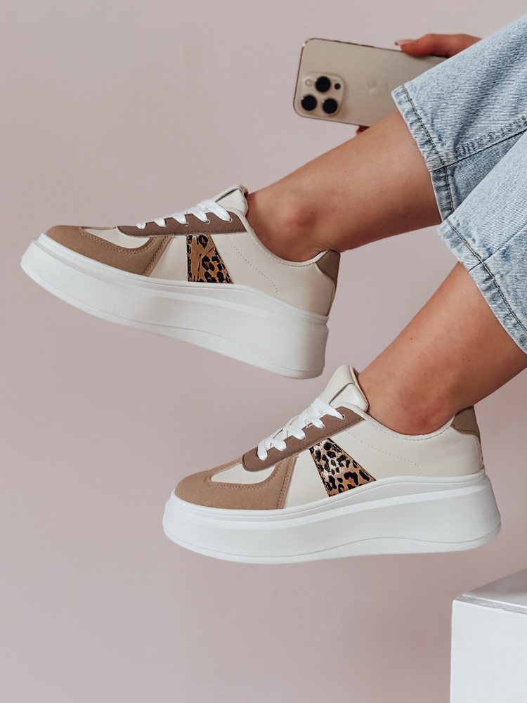 Adidași pentru femei pe platforma MODNIKKI