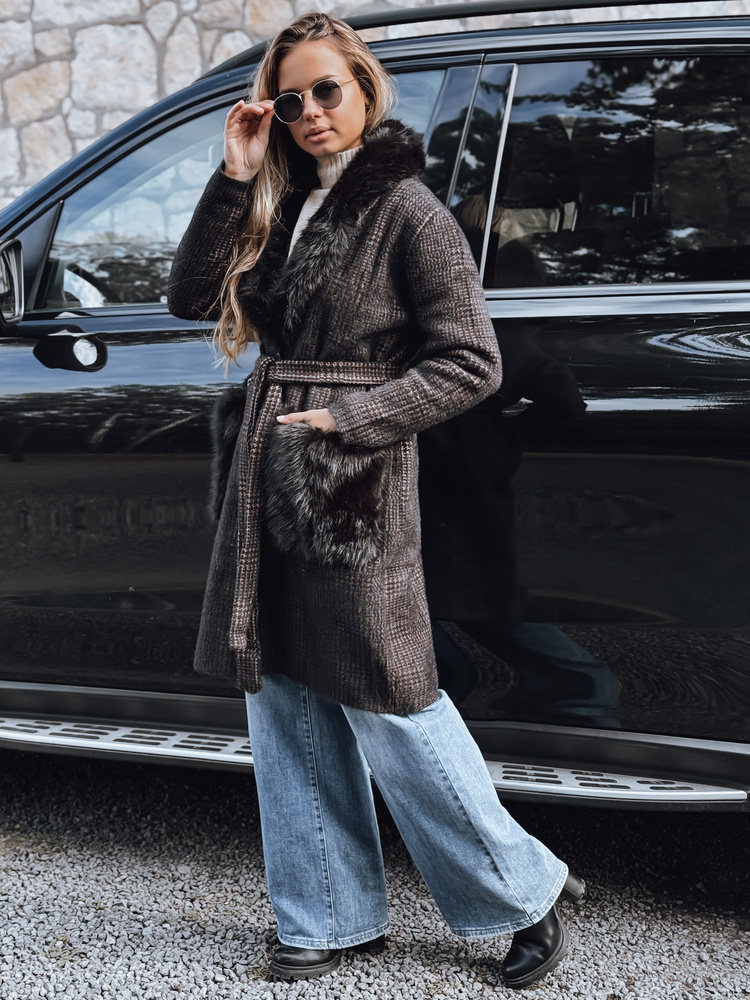 Дамско палто с черна кожена тапицерия