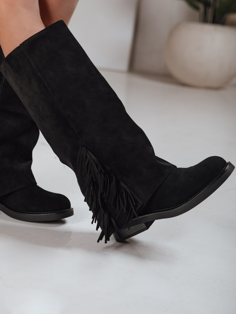 Cizme negre cu ciucuri