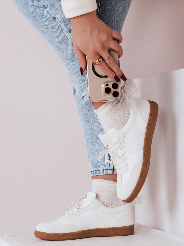 Sportowe sneakersy damskie PEARLSTEP białe Dstreet