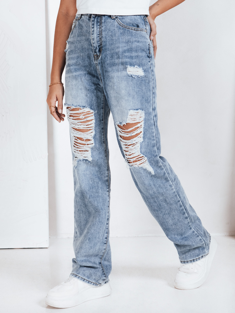 Дамски дънки тип „бойфренд“ с дупки