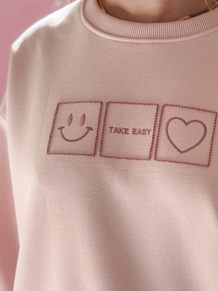 Bluza damska oversize z haftem EASYJOY różowa Dstreet