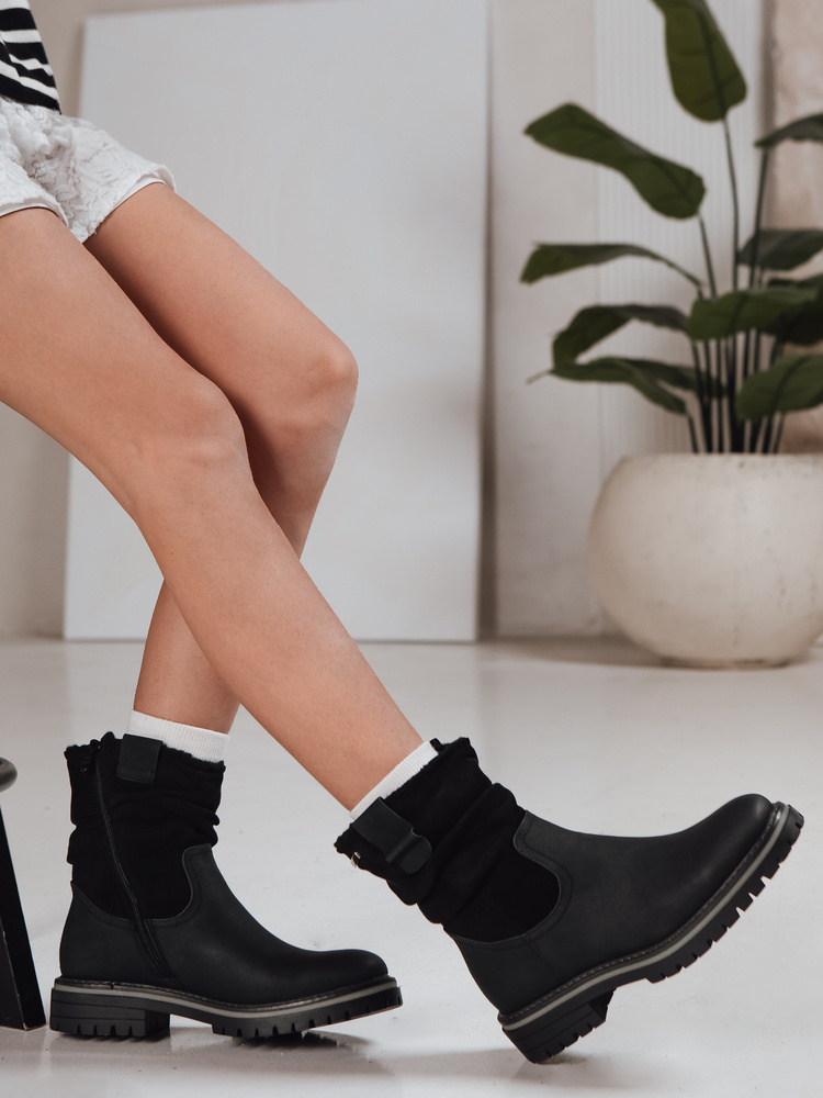 Ghete negre fără toc