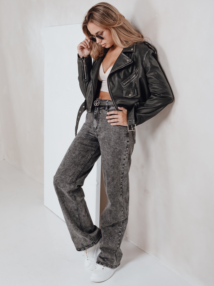 Blugi negri largi pentru femei