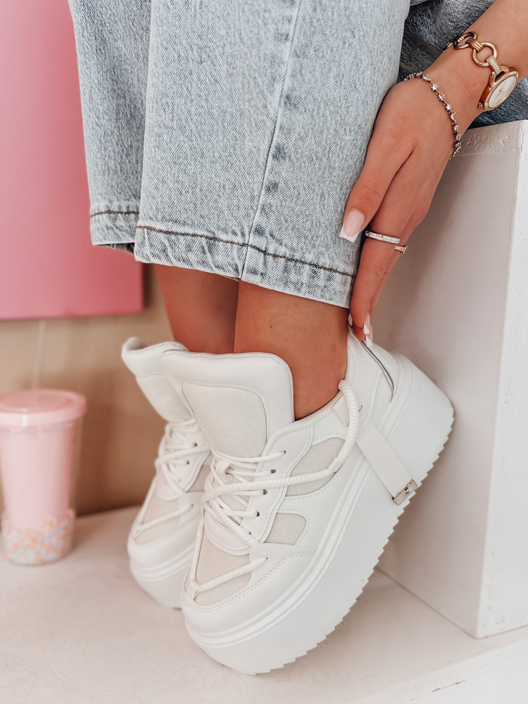 Teniși albi de damă pe platforma UPSOLE