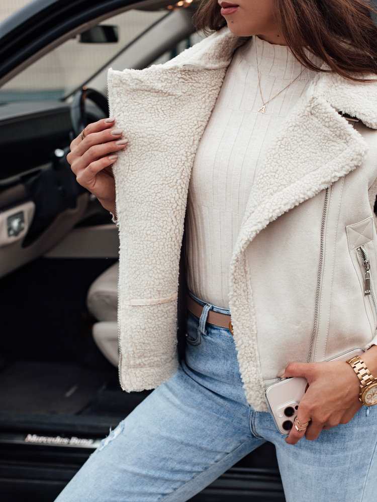 Vestă de damă din piele întoarsă cu garnitură de blană