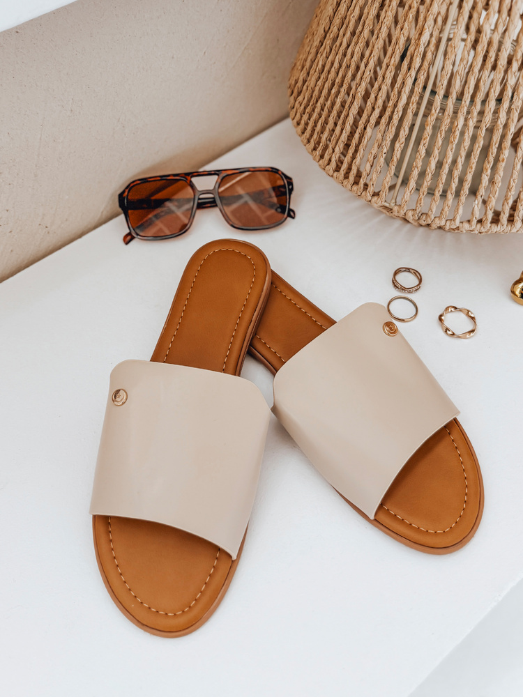 Klapki damskie CHICBASE beżowe Dstreet