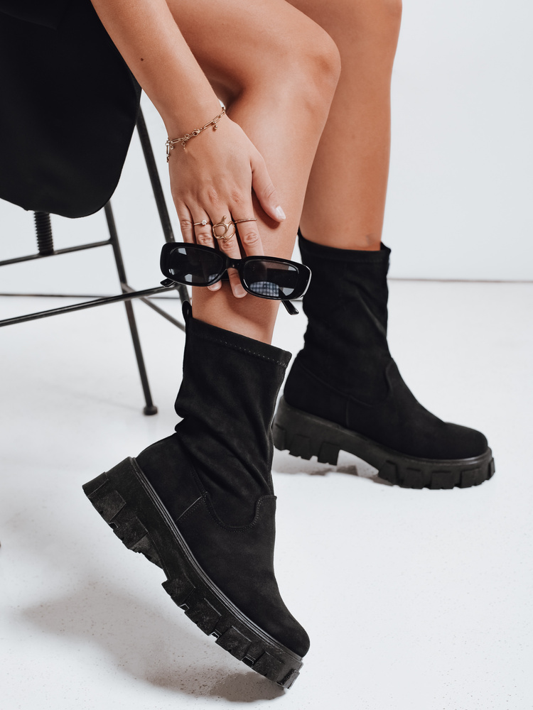 Дамски черни боти до глезена на платформа