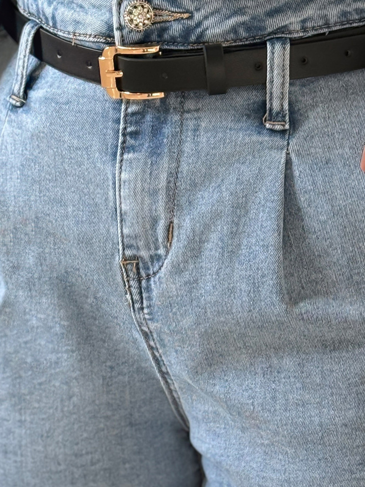 Dámske rifľové šortky s pásom SHORT LOVER