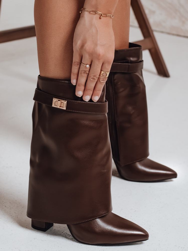 Botki damskie na słupku z cholewką brązowe Dstreet