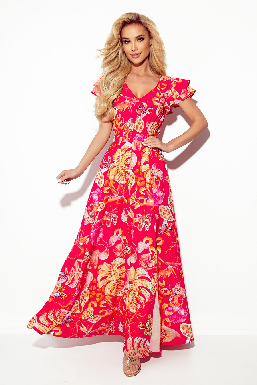 Long dress with neckline and frills Numoco