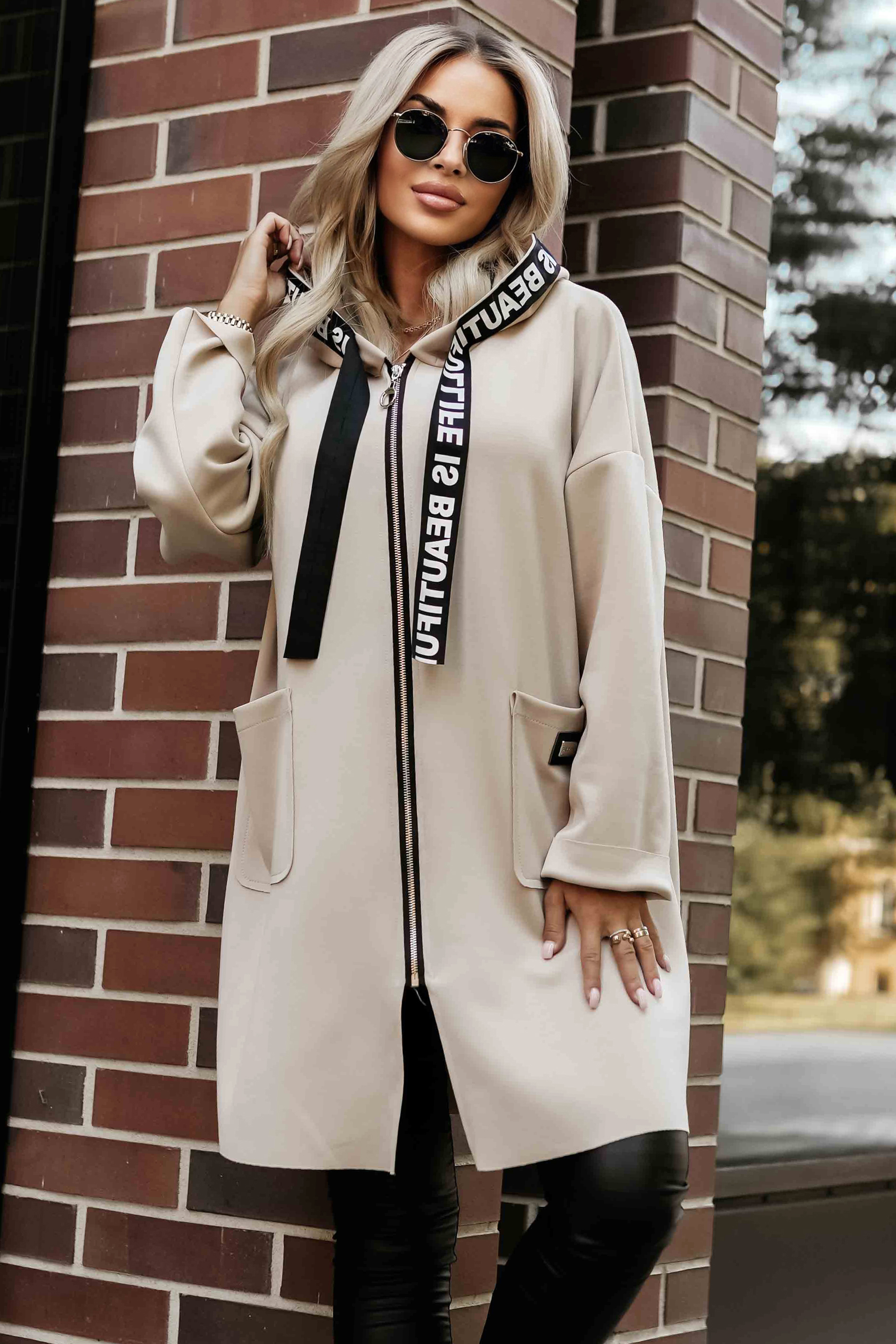 632-1 Casual coat with pockets and a hood - beige