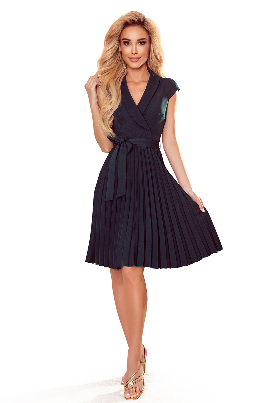Numoco pleated dress with neckline