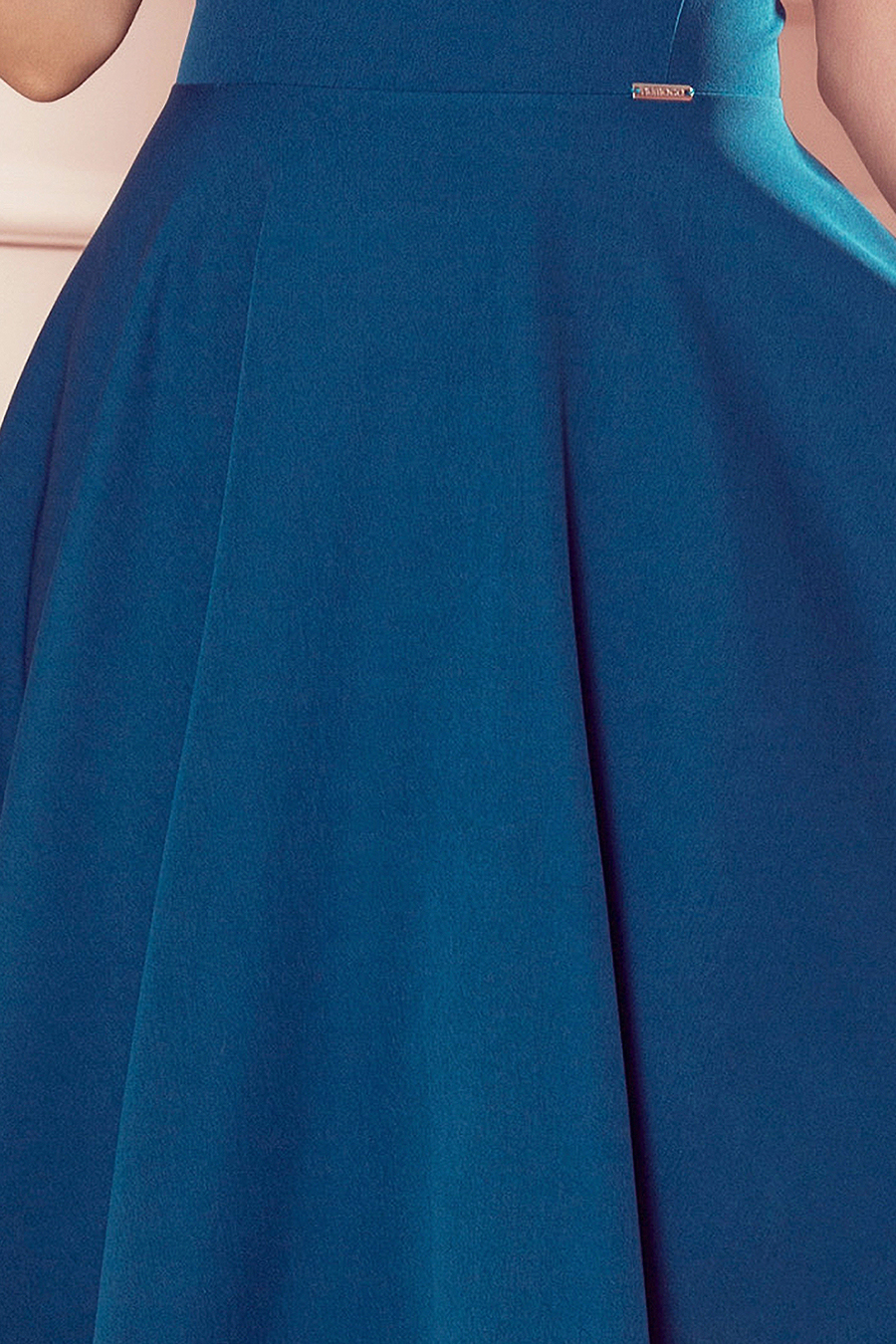 Flared dress with Numoco neckline