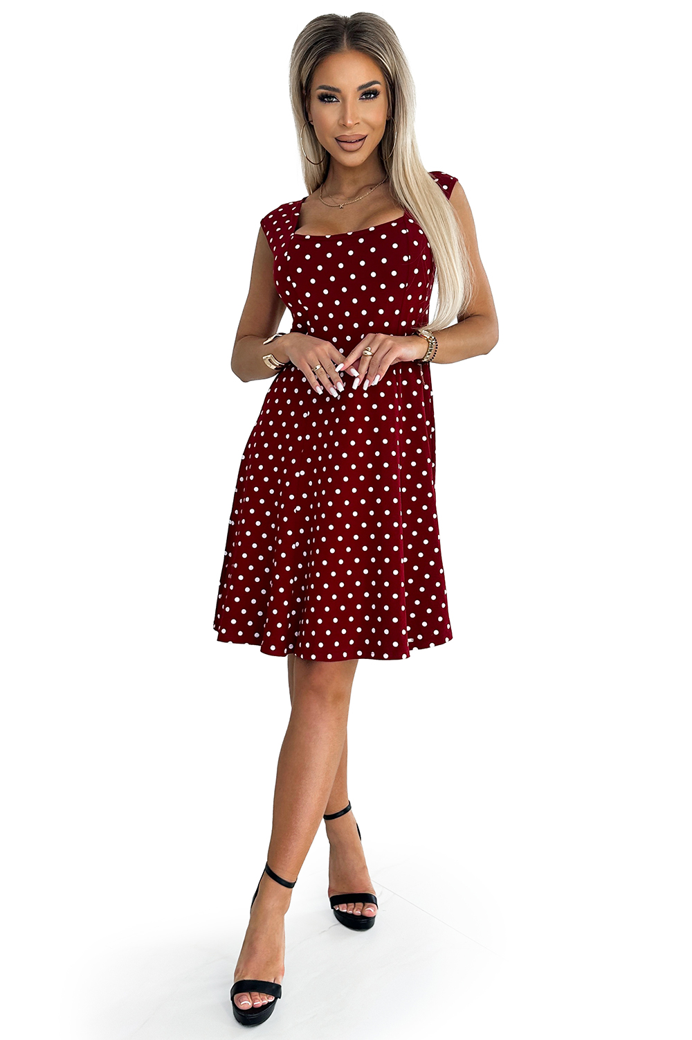 Women&#039;s cotton dress with diamond neckline Numoco