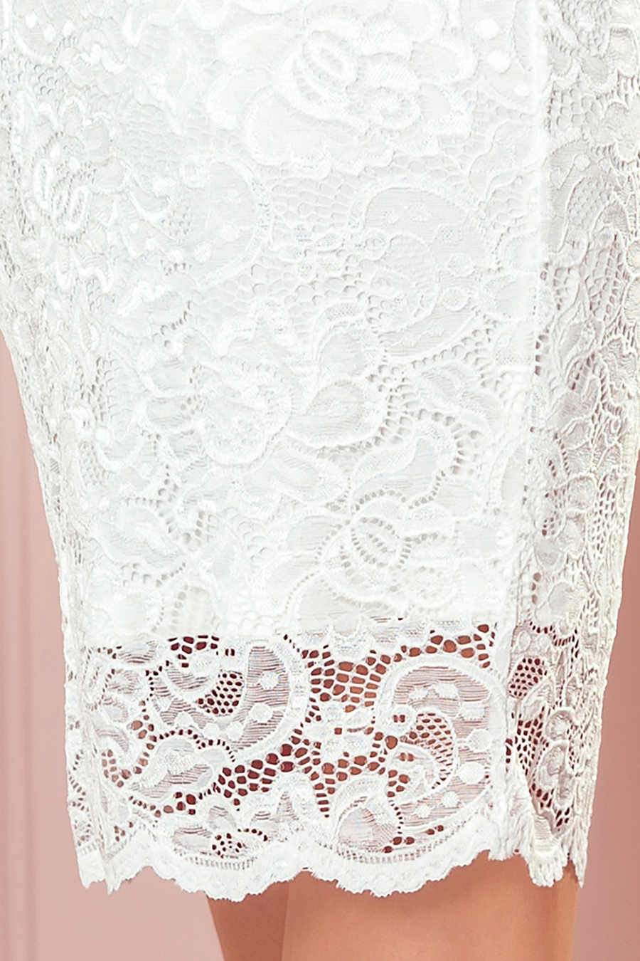 Numoco lace dress with long sleeves
