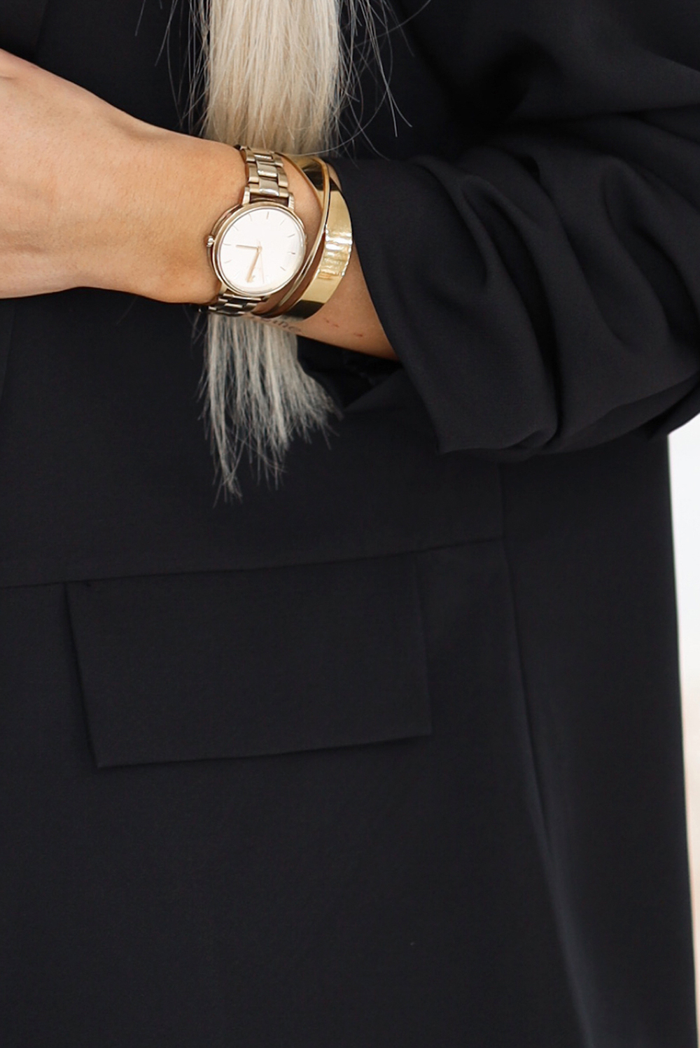 588-1 Women's classic jacket with draped sleeves - black