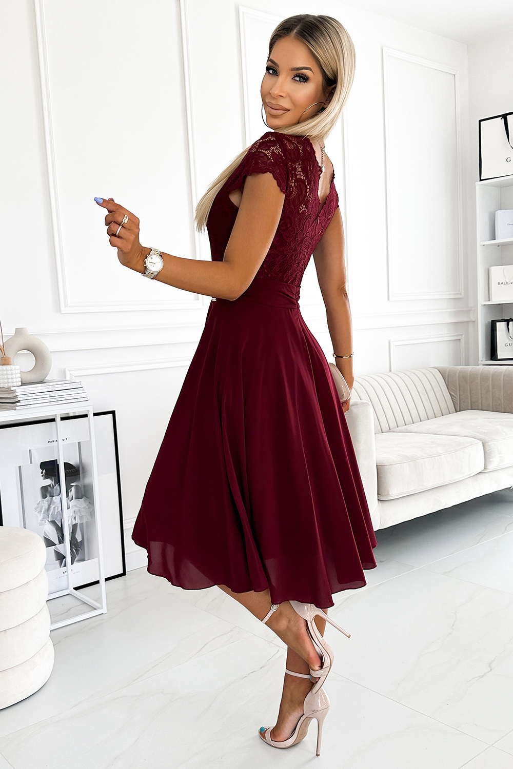 Chiffon dress with lace neckline Numoco