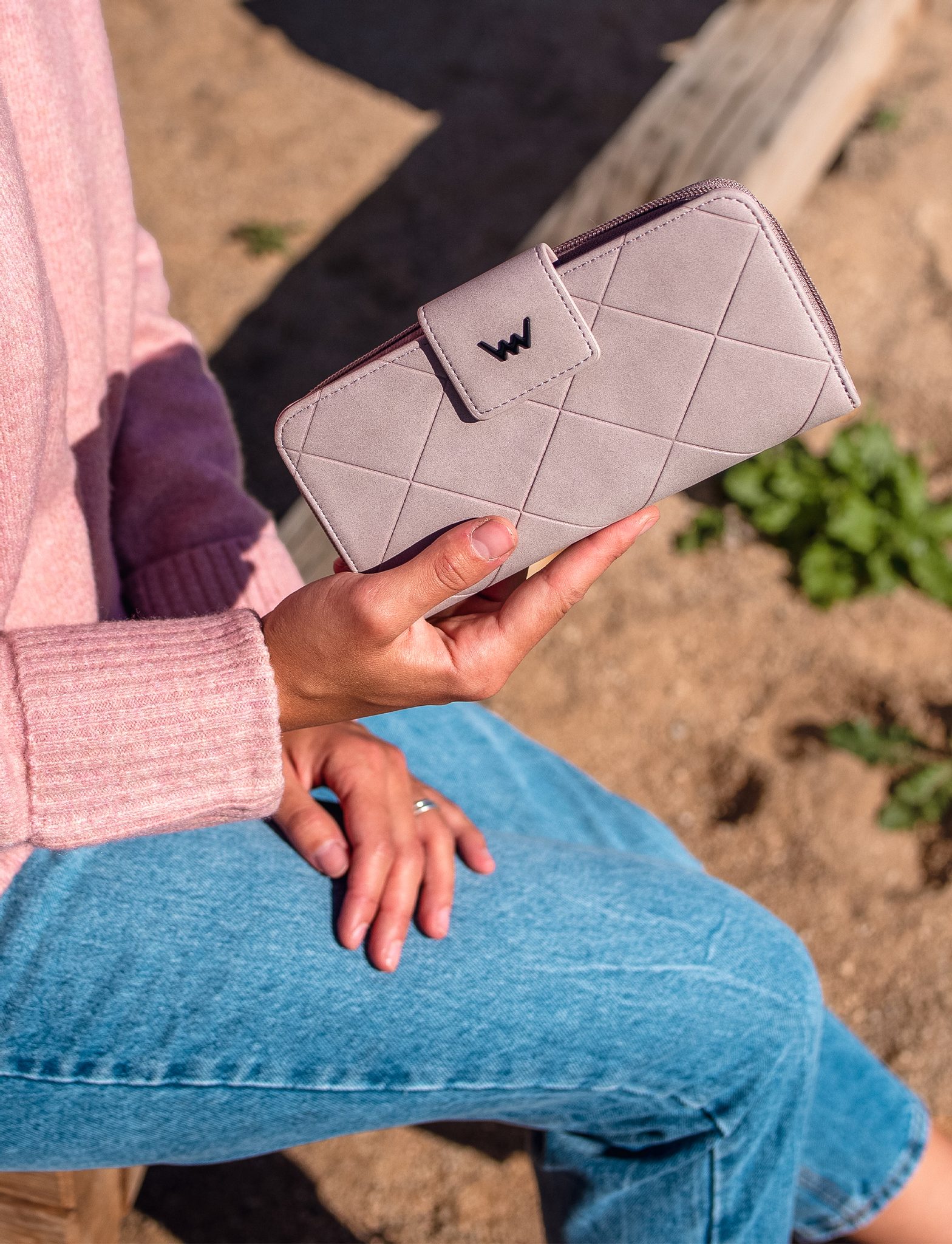 Portofele pentru femei Vuch - mov deschis