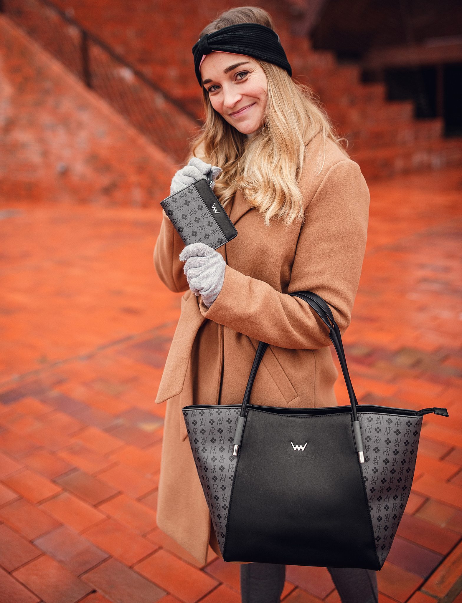 Portofele pentru femei Vuch - negru