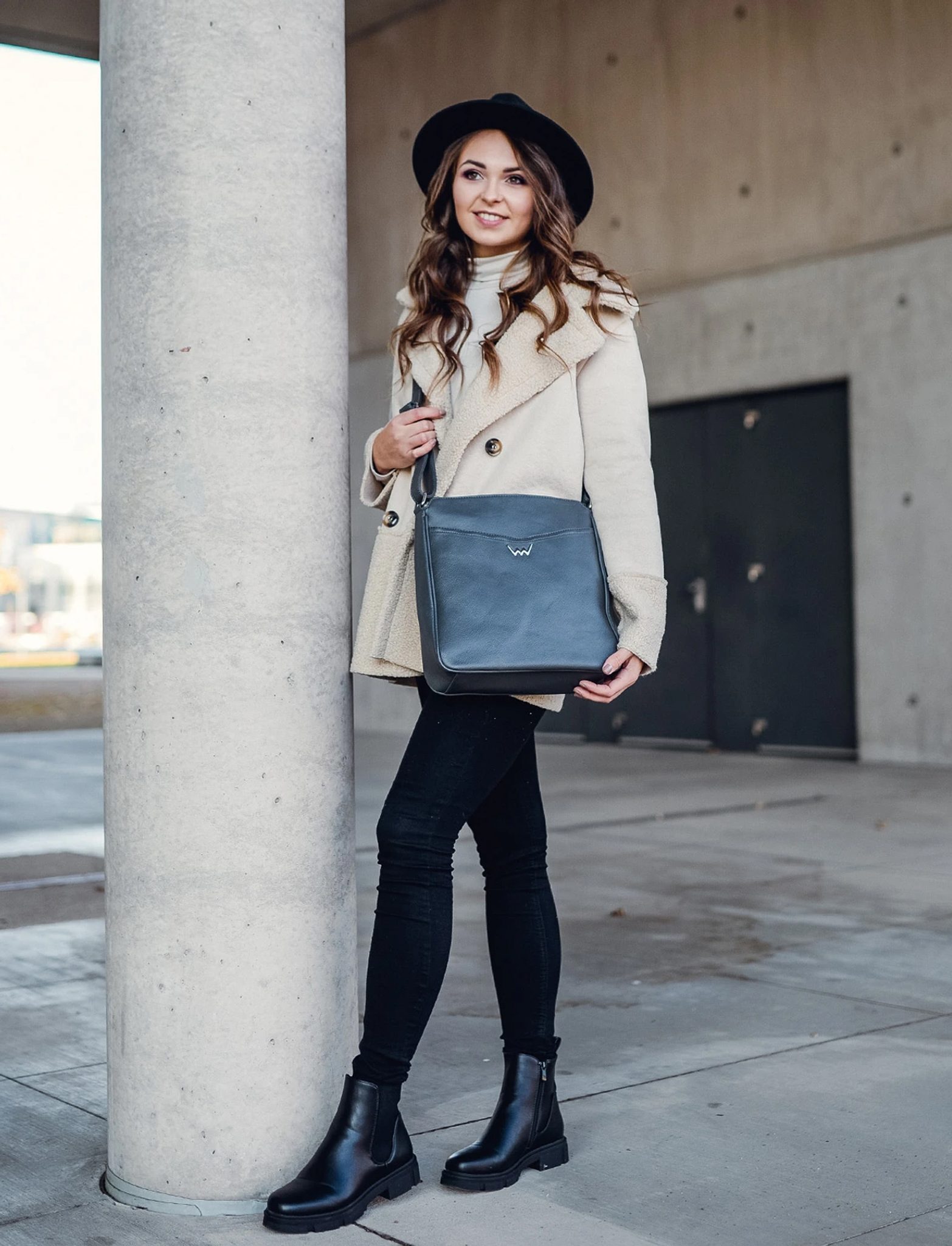 Neliss Grey