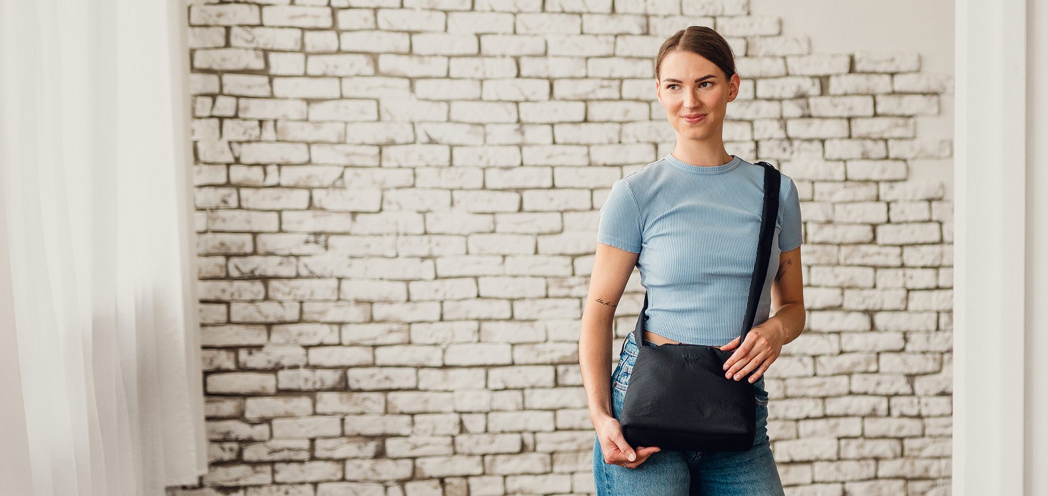 VUCH Cara Fluffy Black Handbag