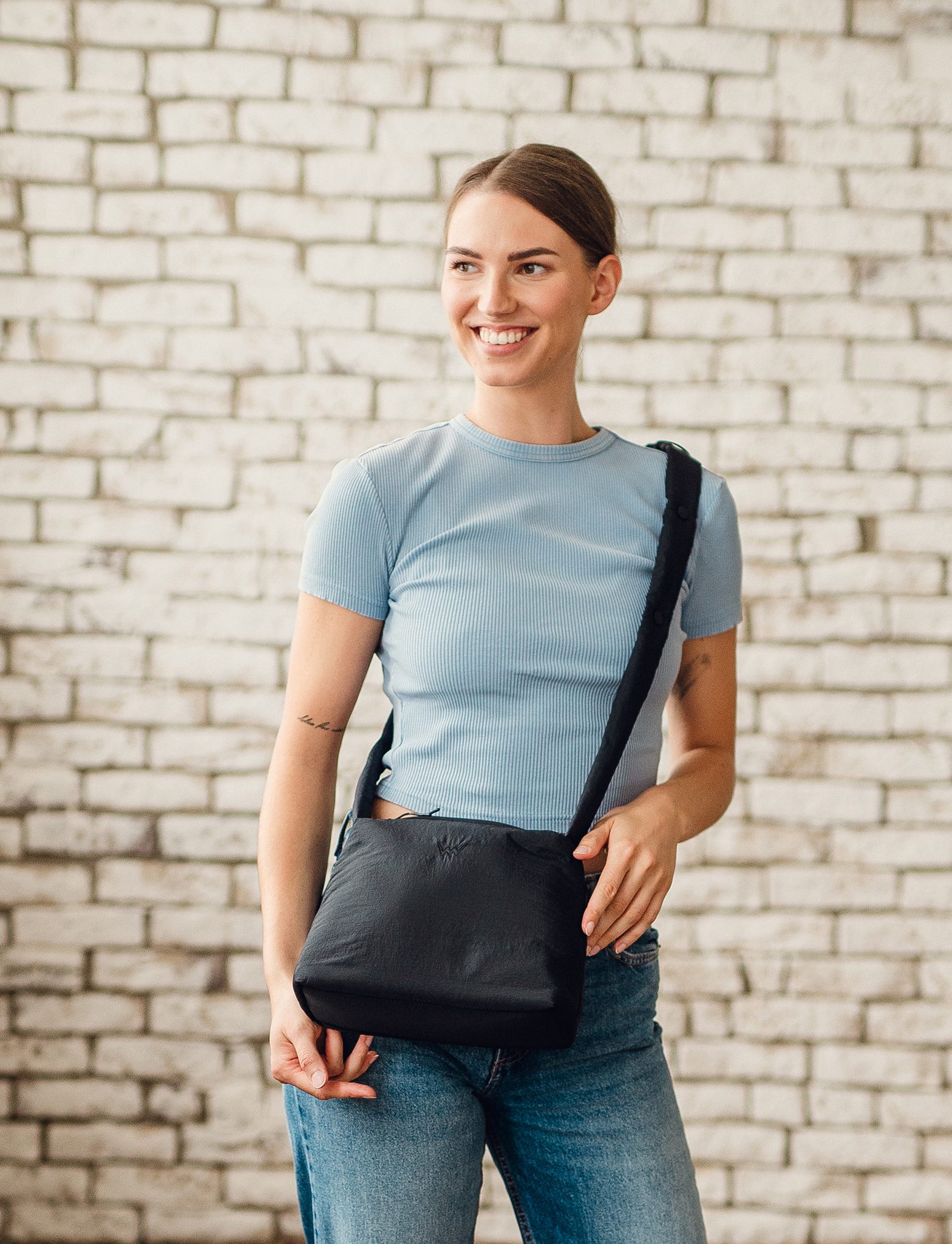 VUCH Cara Fluffy Black Handbag