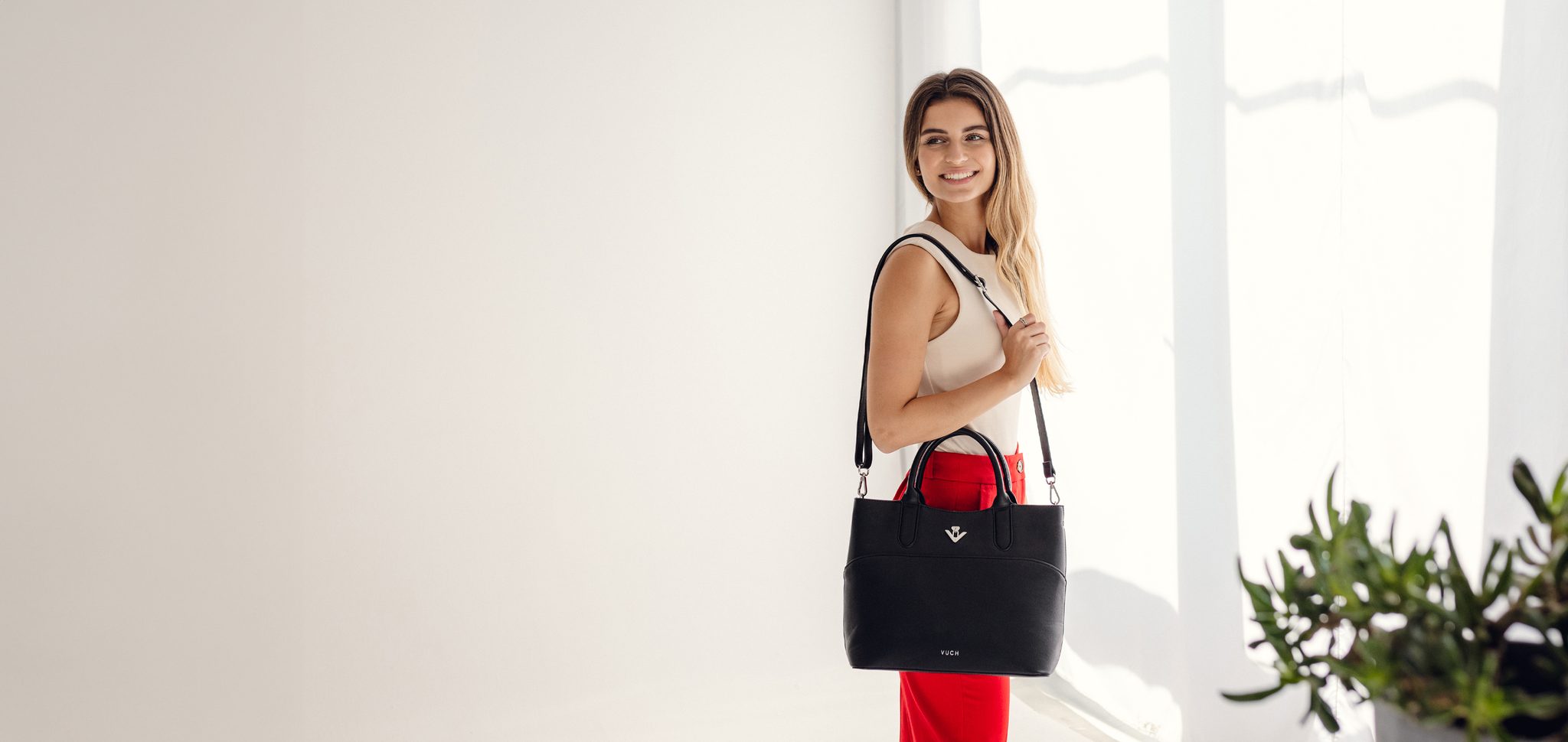 VUCH Christel Divide Black Handbag