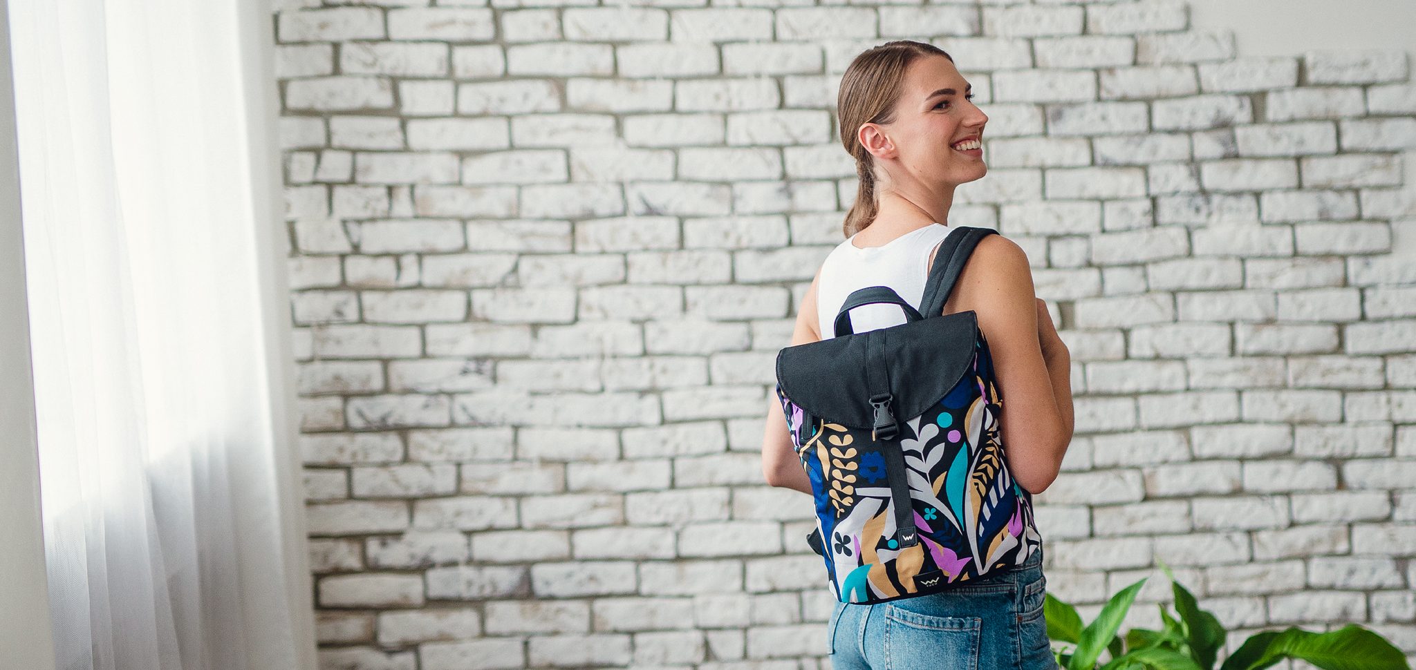 VUCH Corbin Waves Garden city backpack