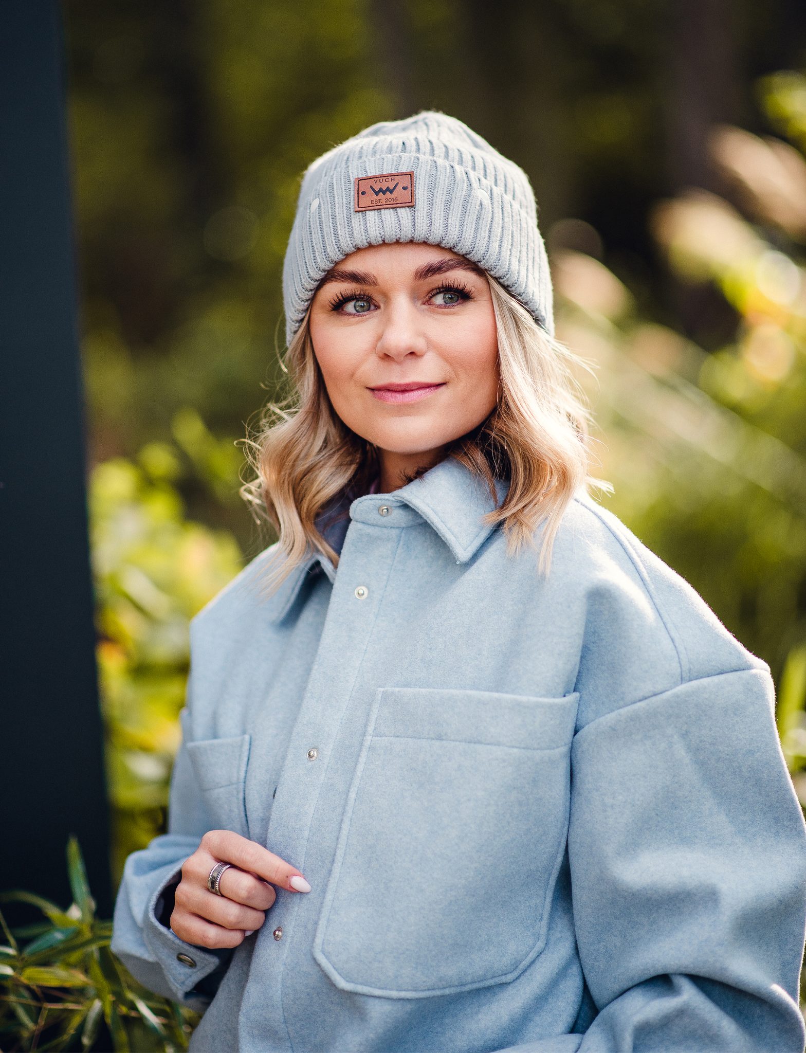 Căciulă gri tricotată cu buline