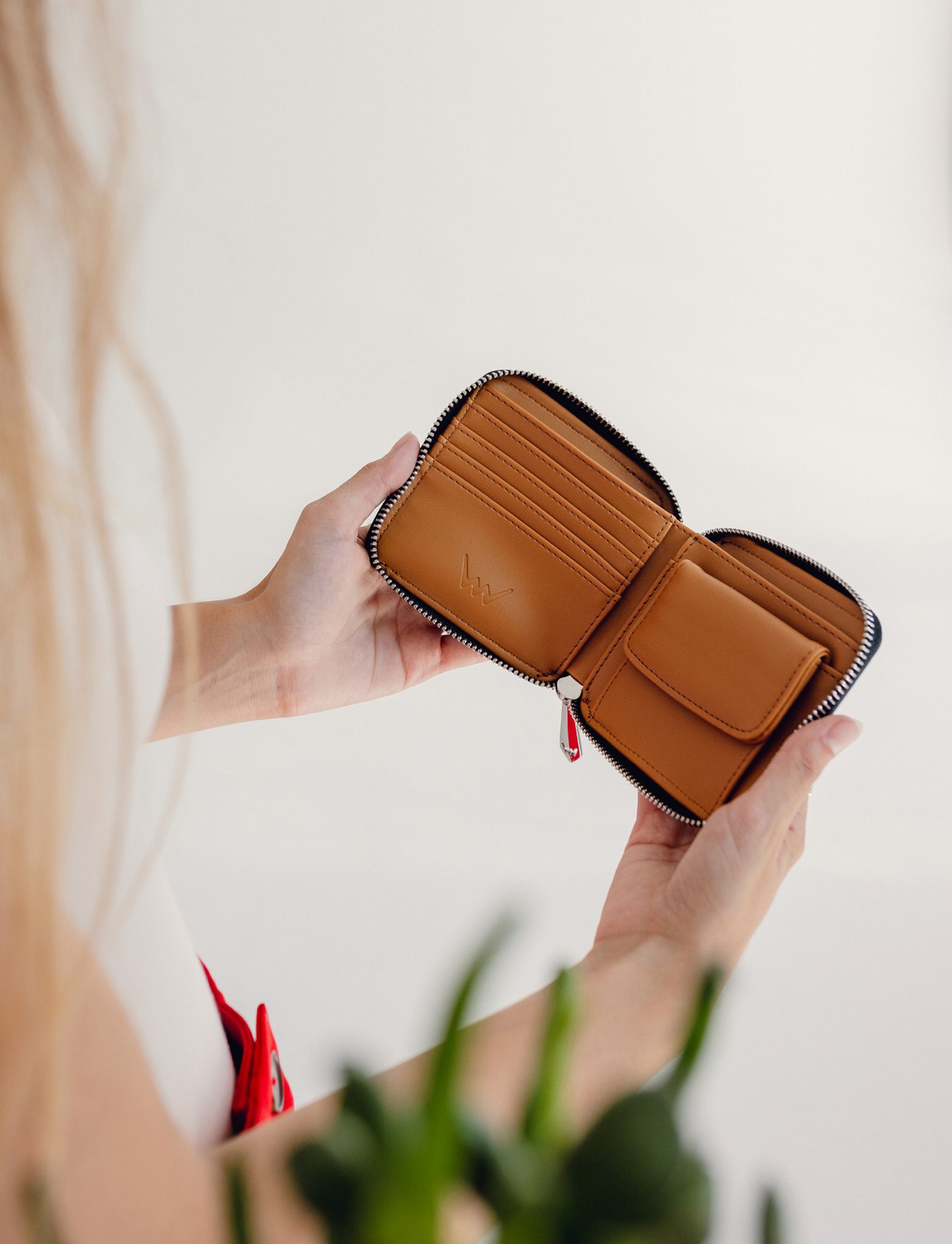 VUCH Majken Simply Black Wallet
