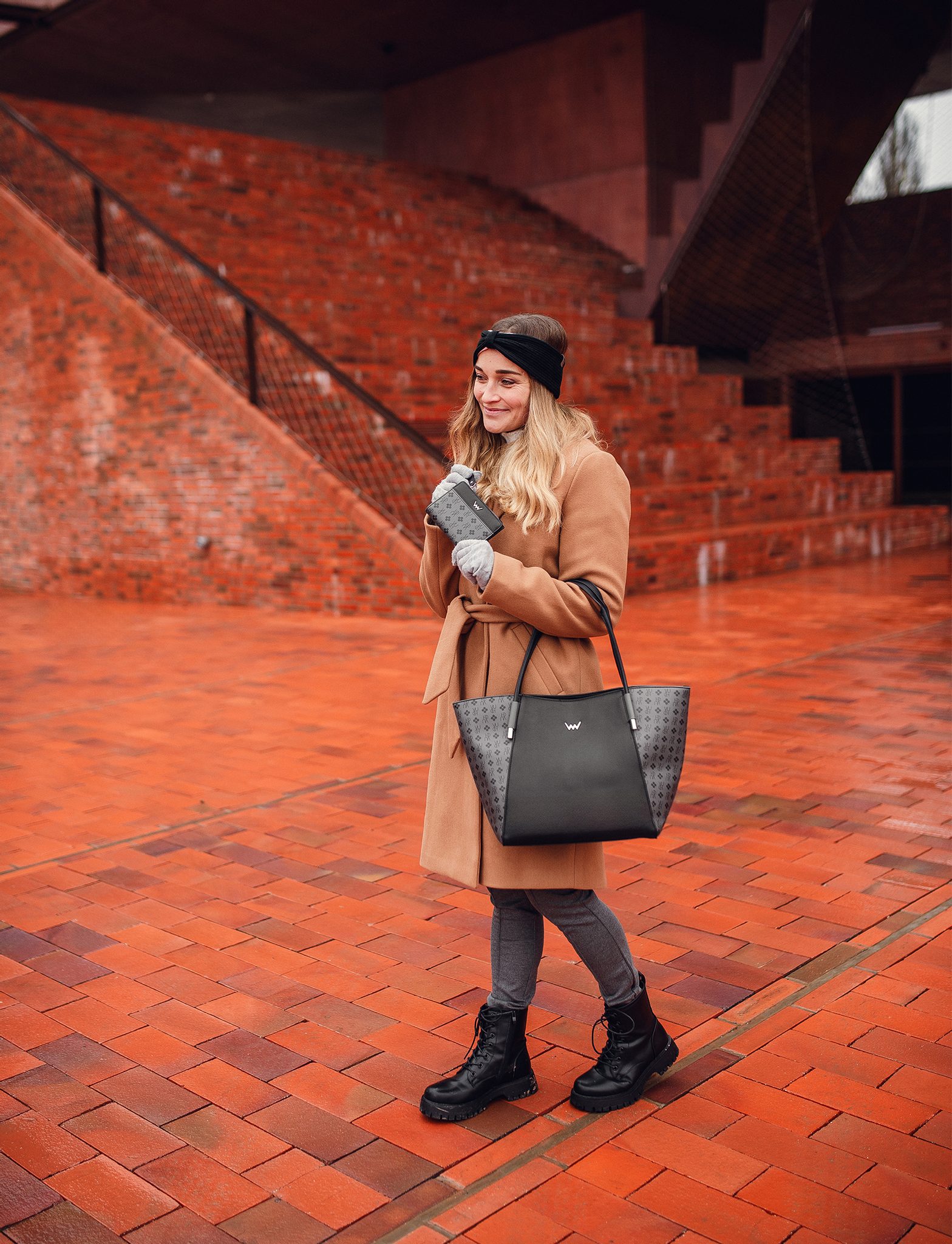 Portofele pentru femei Vuch - negru