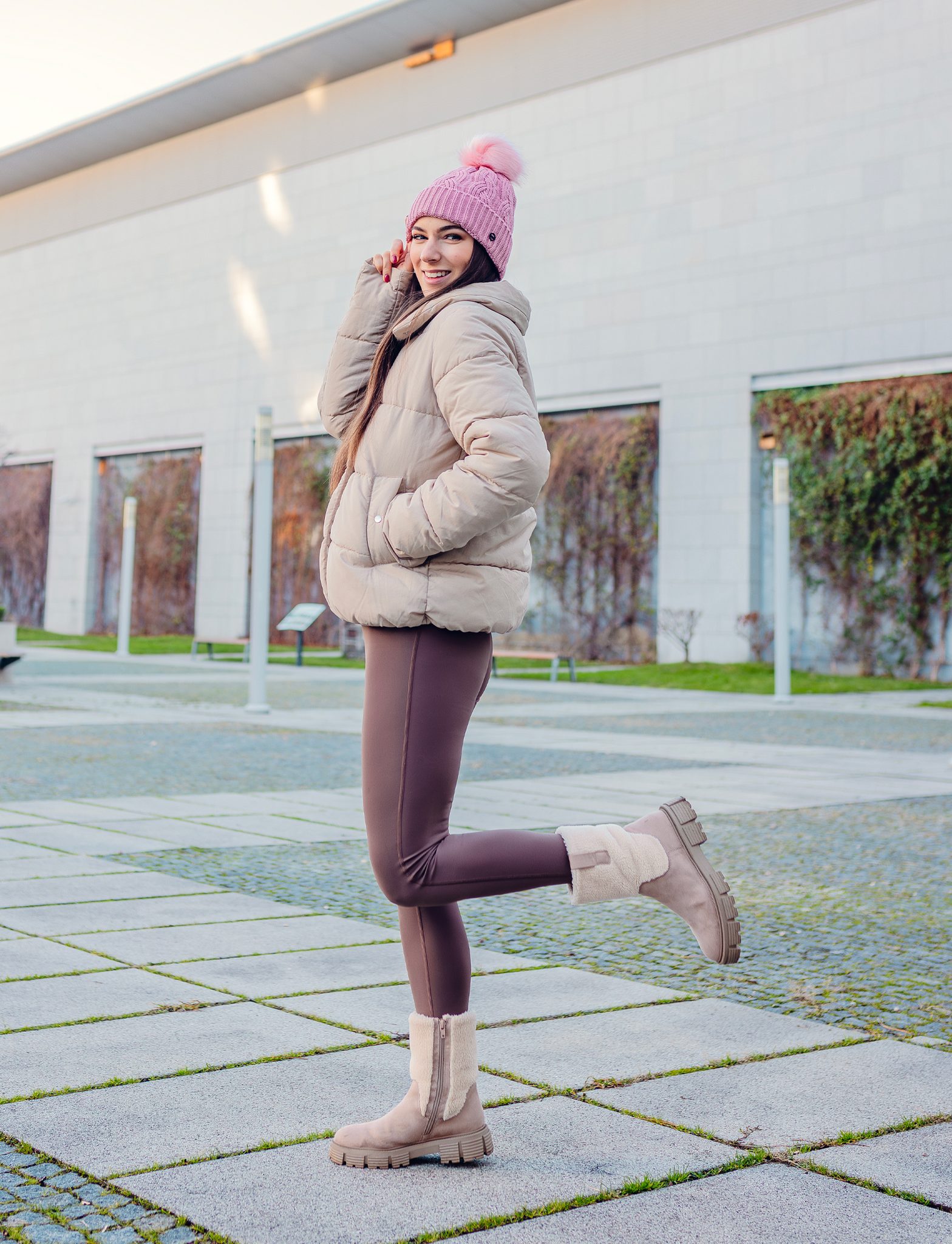 Căciulă tricotată roz Sheron cu pompom