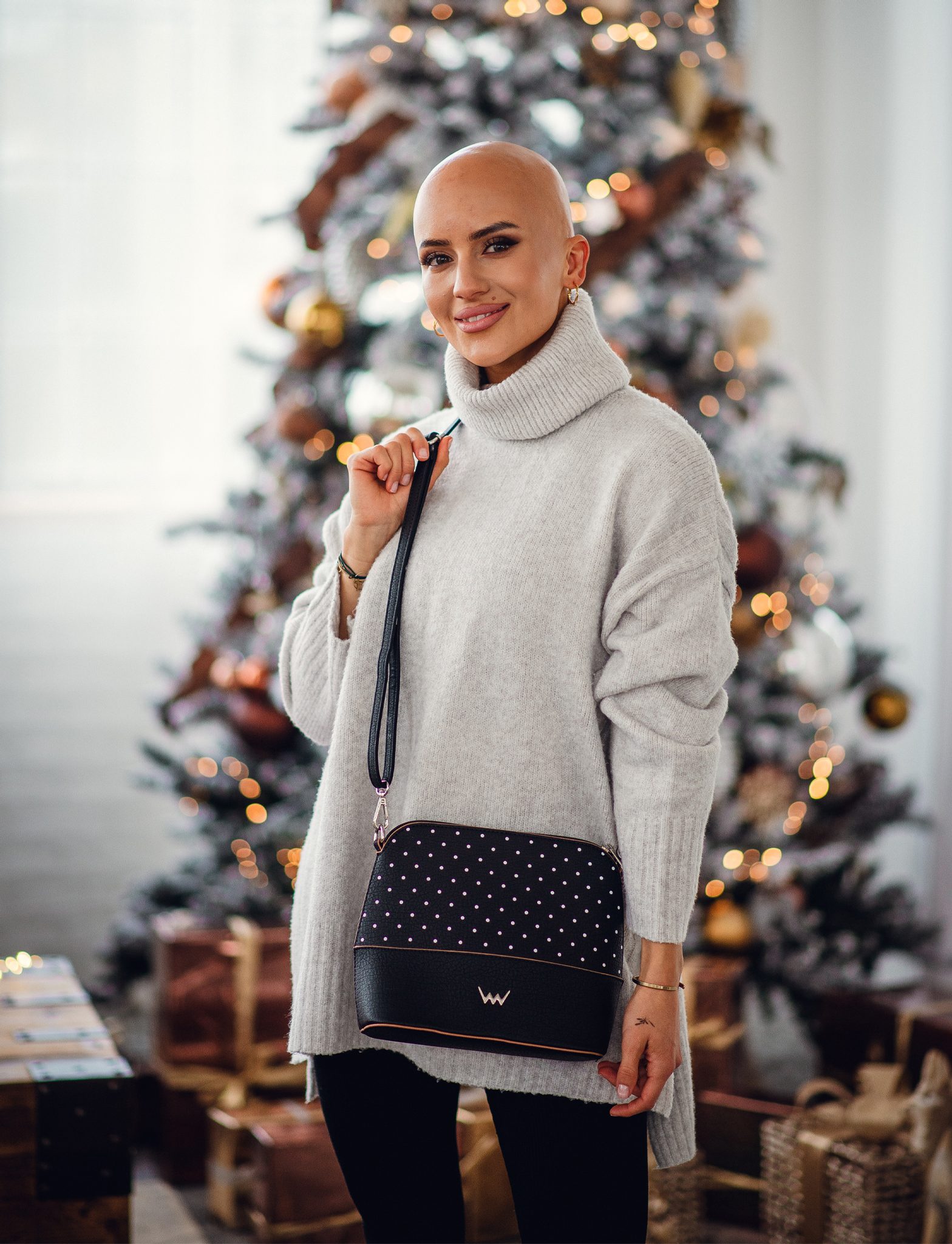 Cara Dotty Black