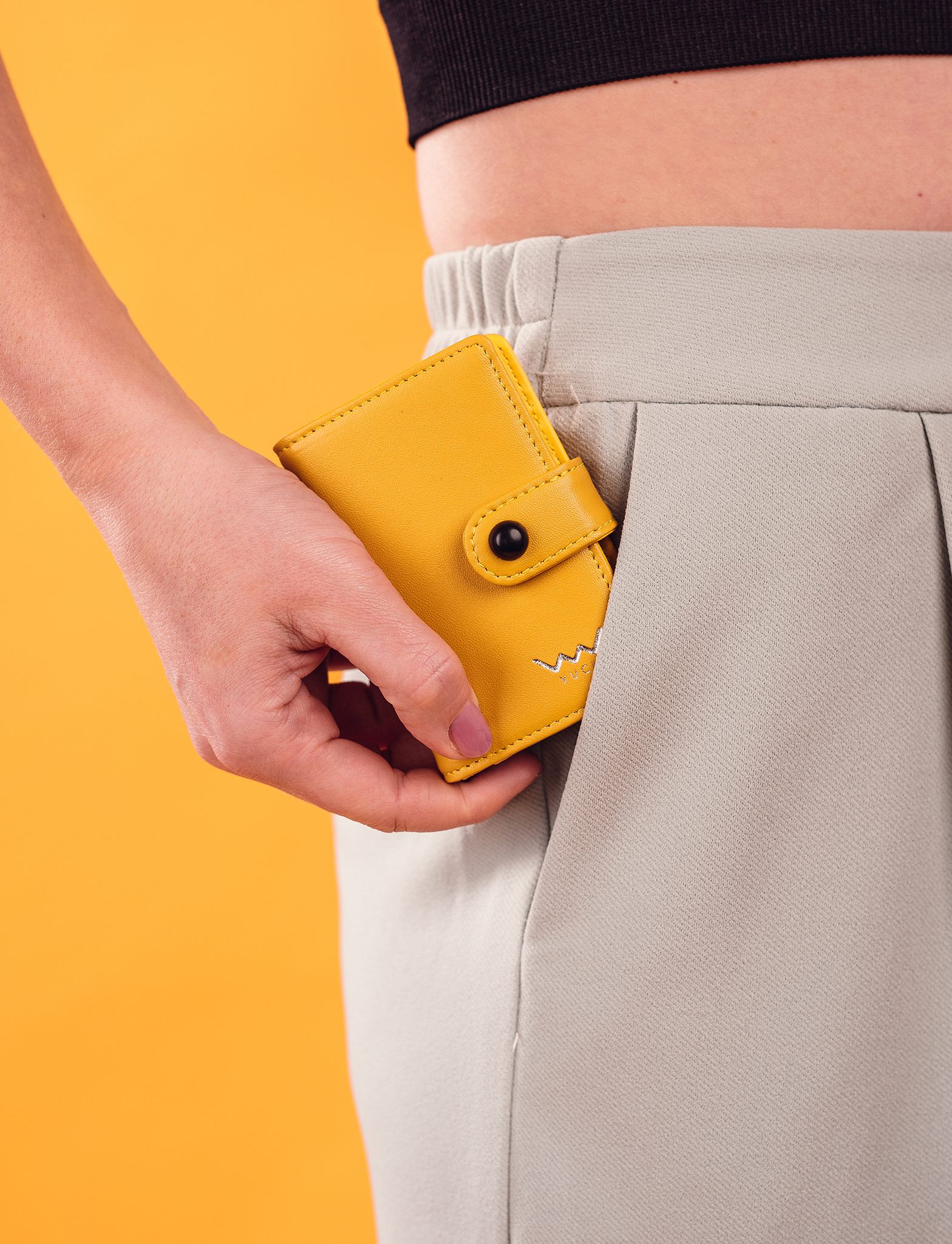 Portofele pentru femei Vuch - galben