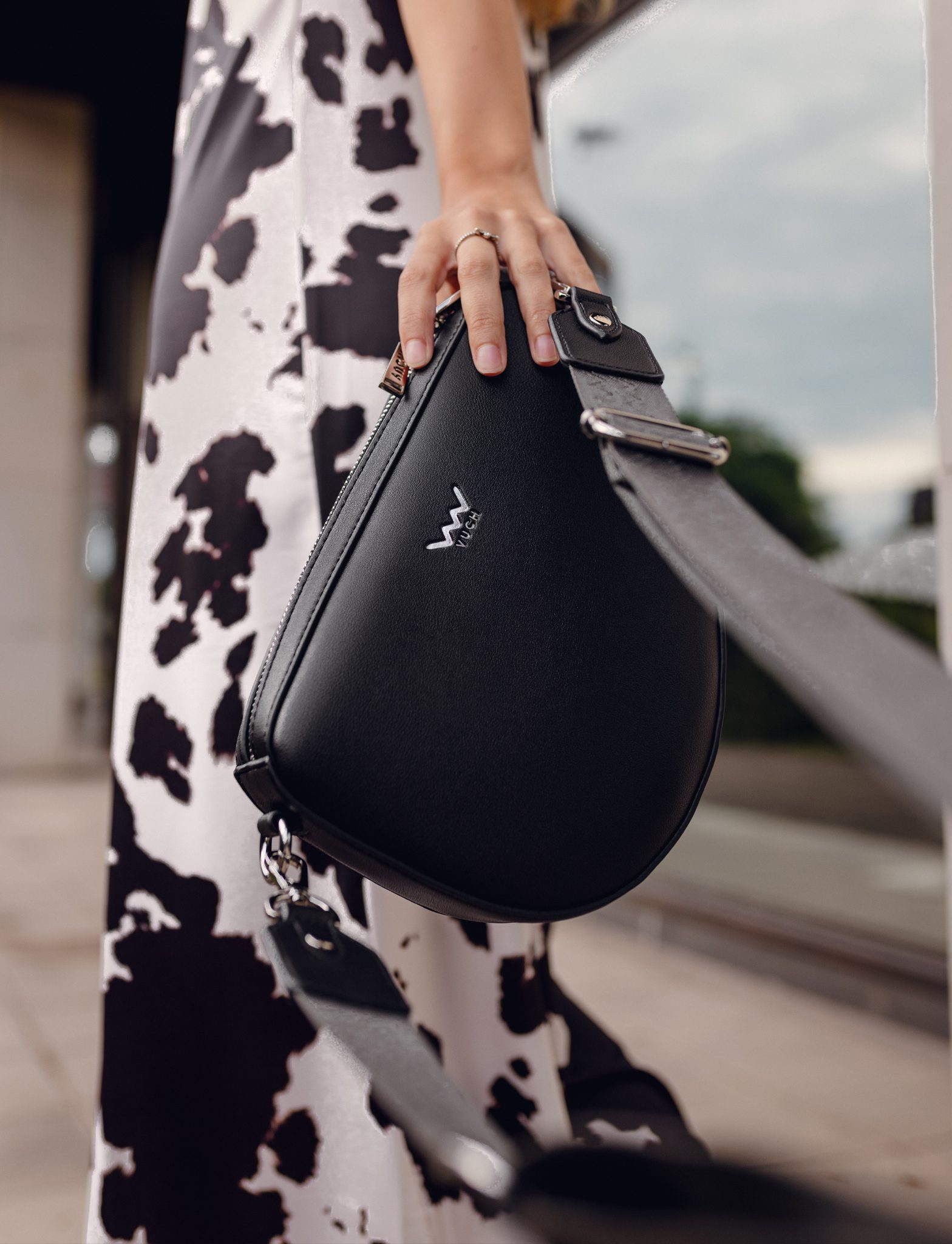 VUCH Larrel Black Handbag
