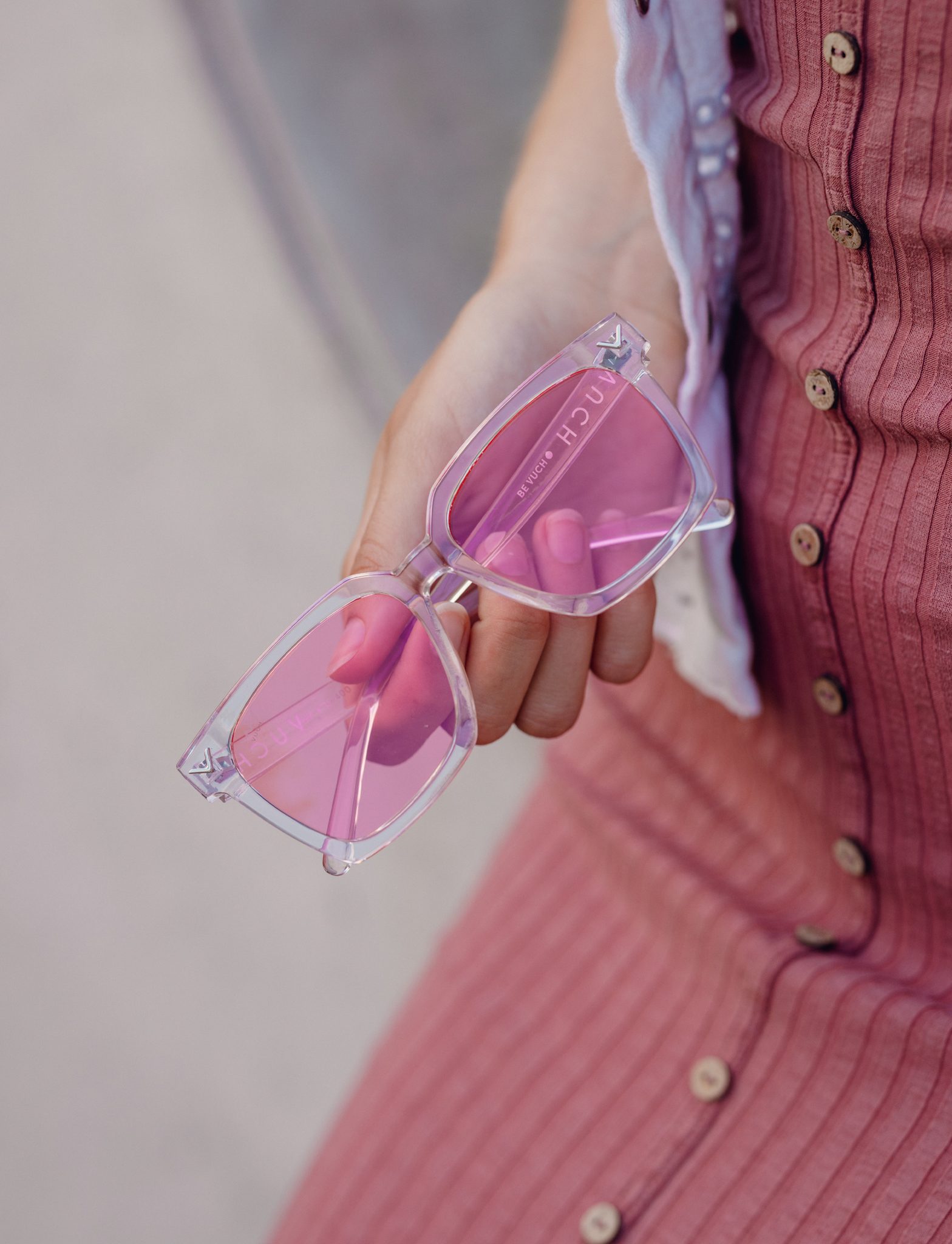 Maveny V Transparent