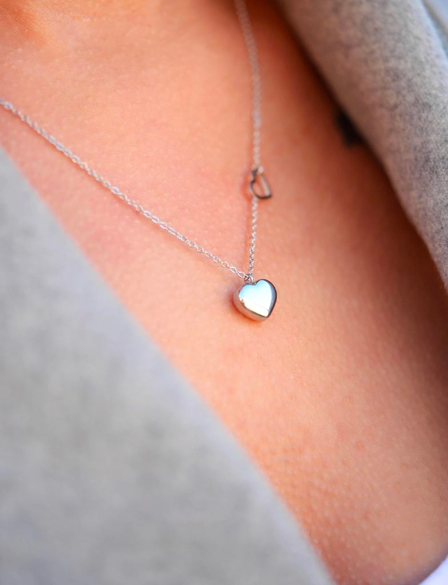 Colier de damă VUCH cu pandantiv în formă de inimă