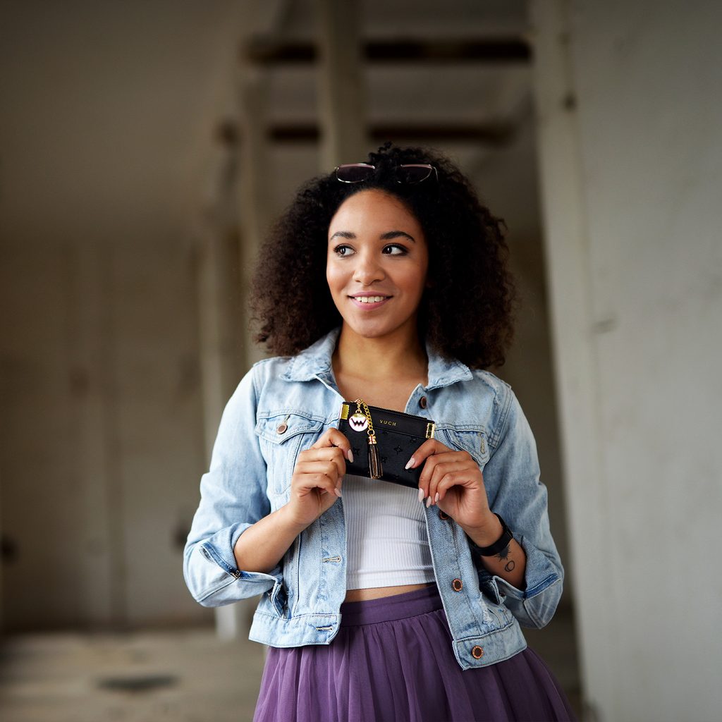 Portofel dama, VUCH Shuri