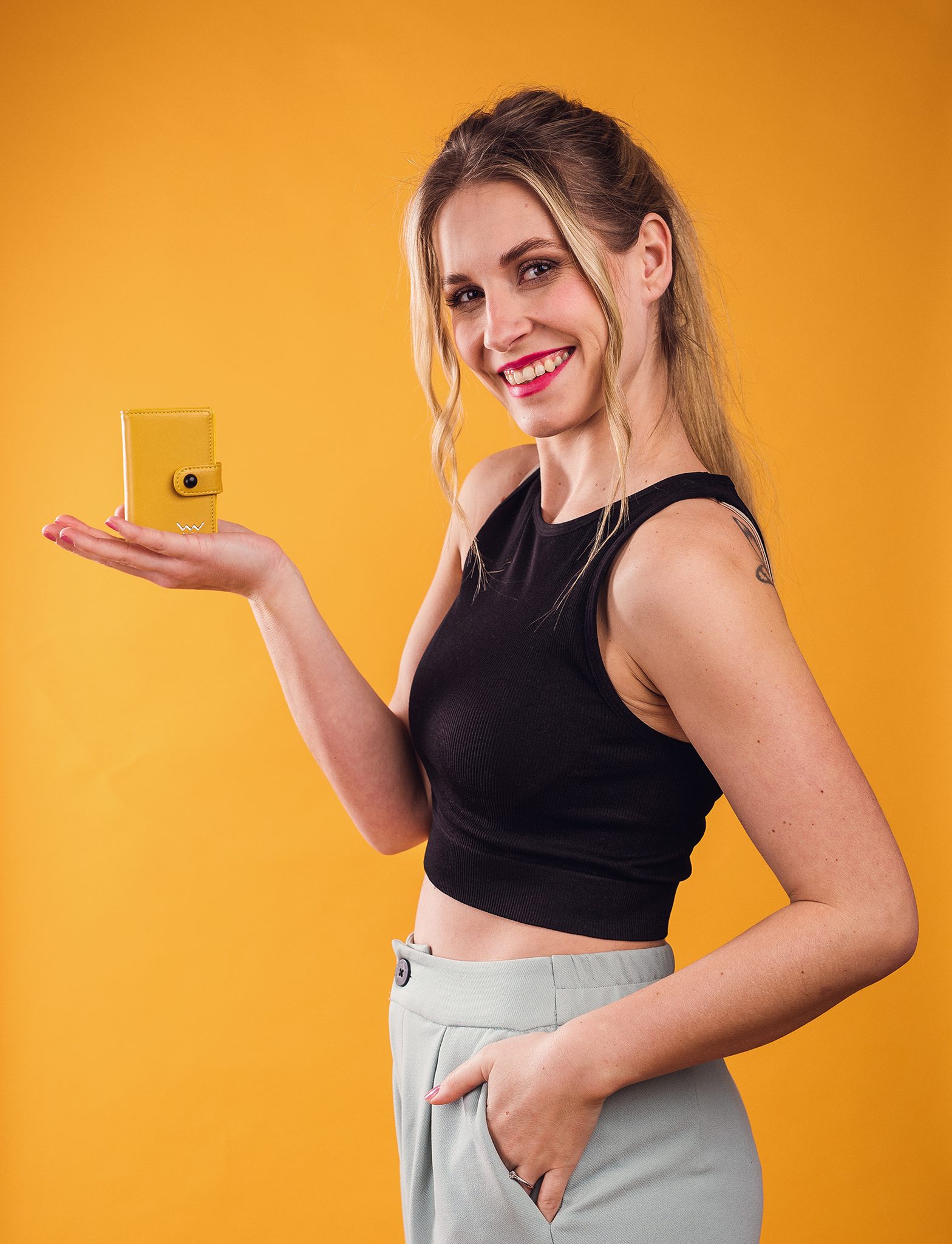 Portofele pentru femei Vuch - galben