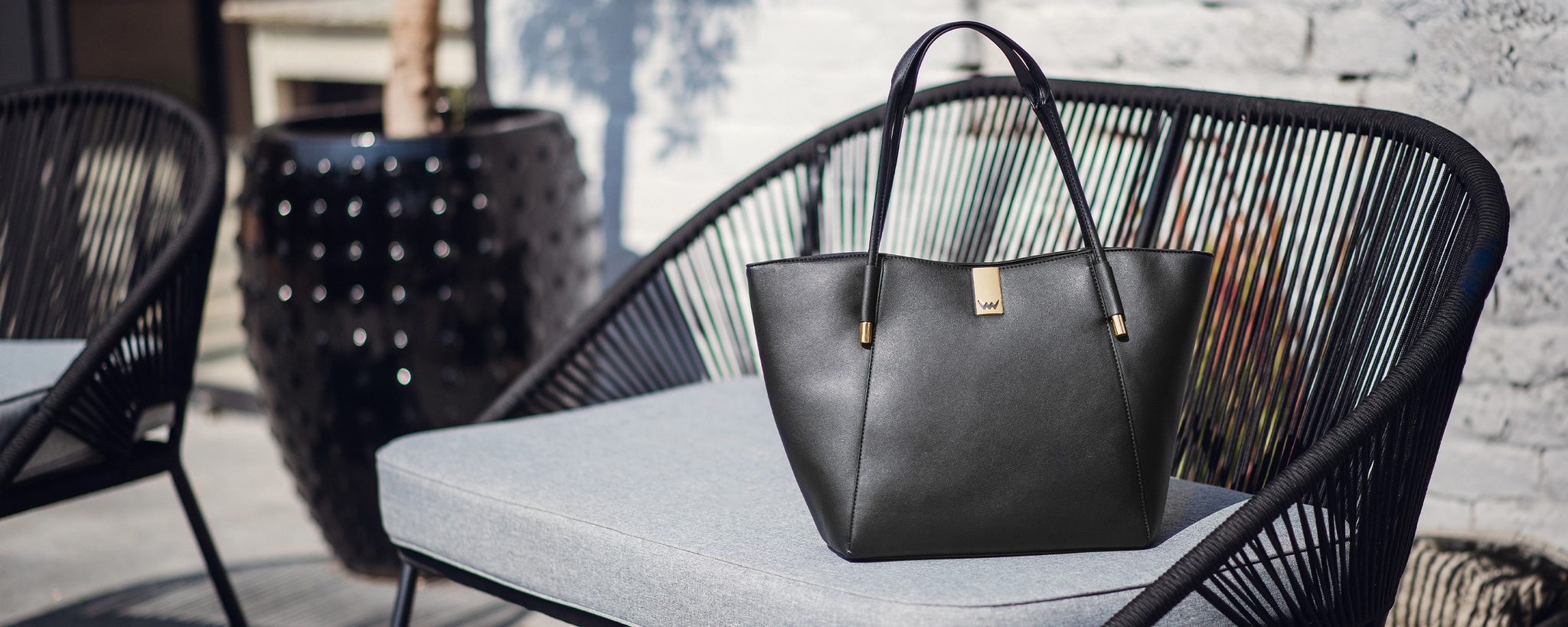 VUCH Laurie Simply Black Handbag