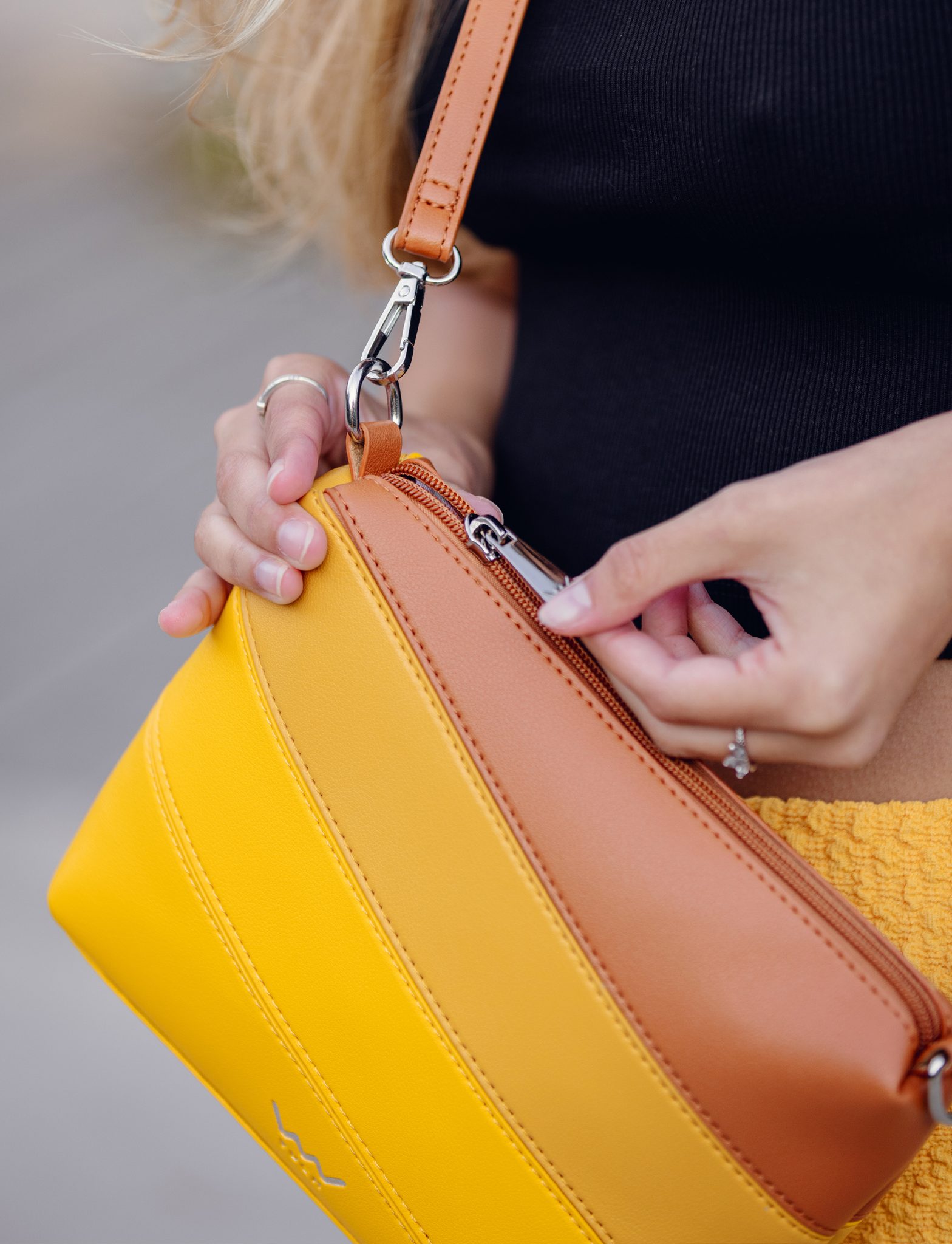 VUCH Coalie Striped Yellow Handbag