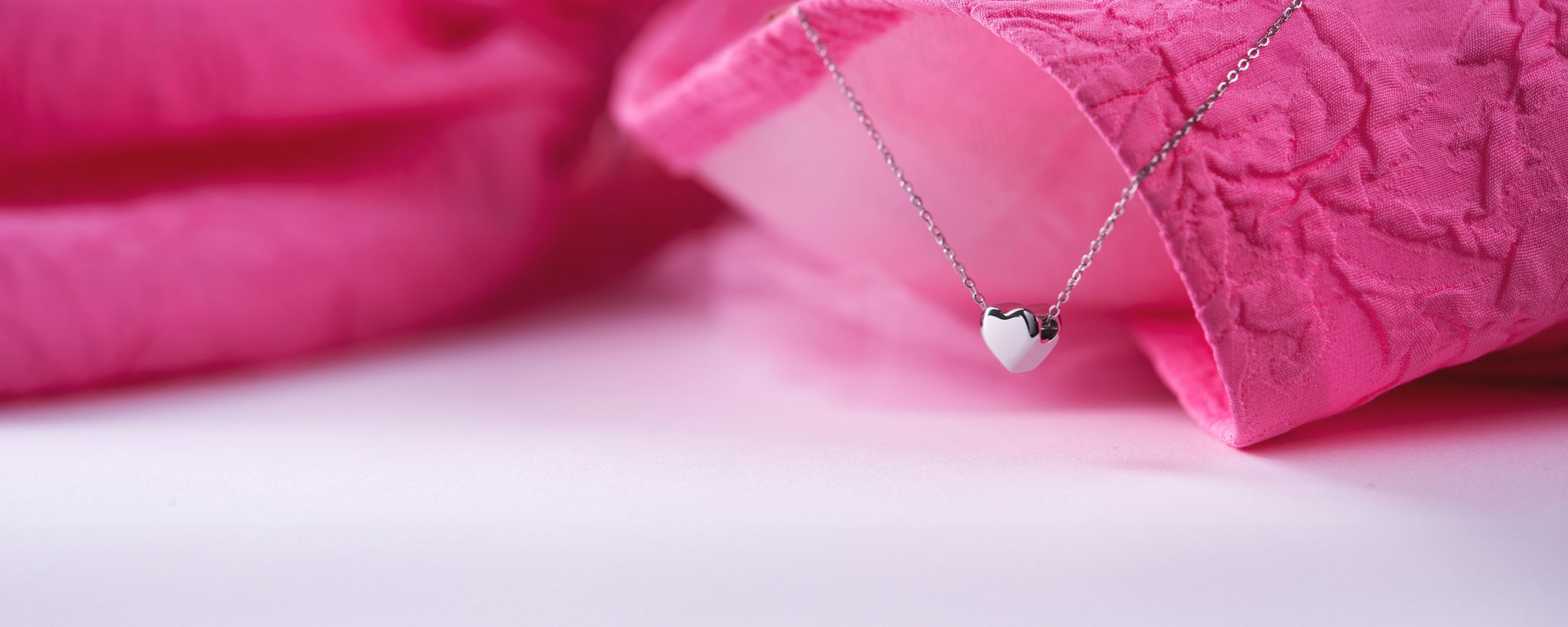 Colier de damă VUCH cu inimă