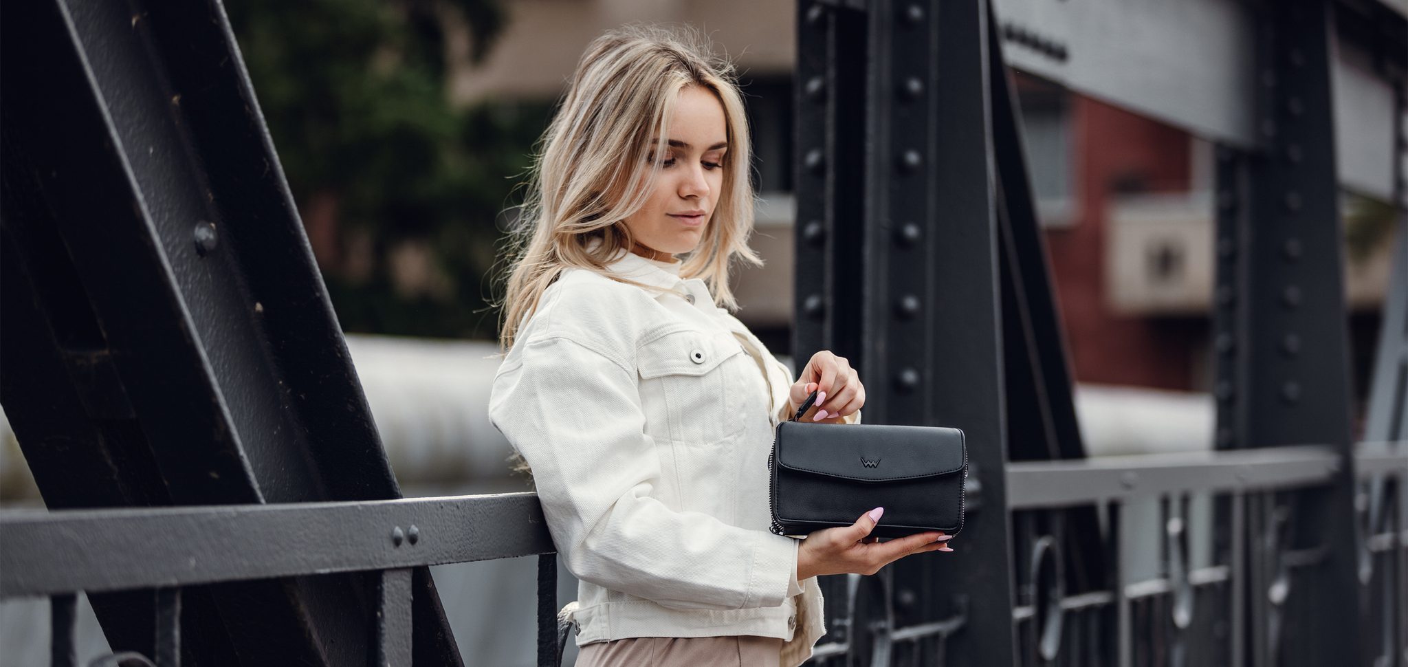 Geantă de mână VUCH