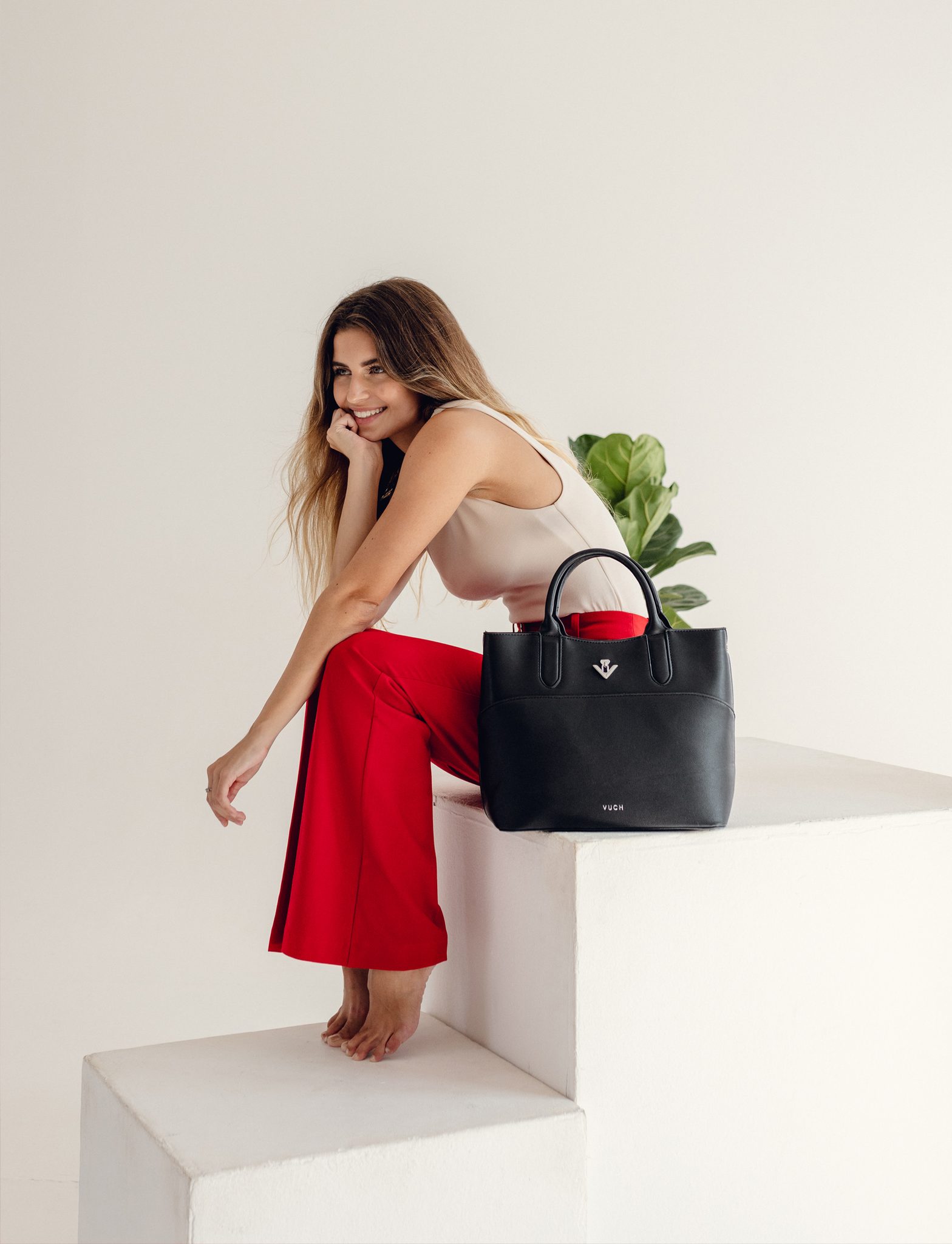 VUCH Christel Divide Black Handbag