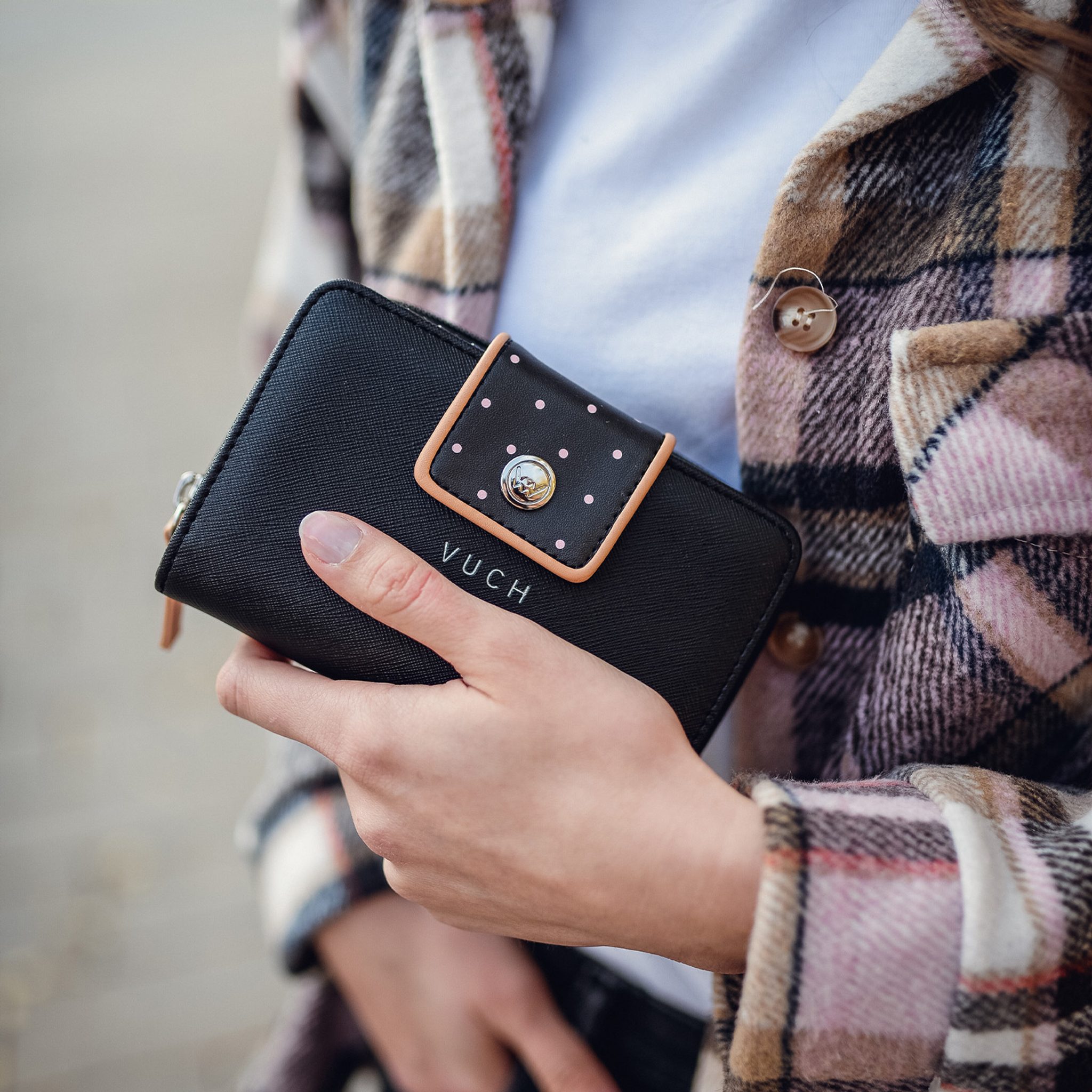 Portofele pentru femei Vuch - negru